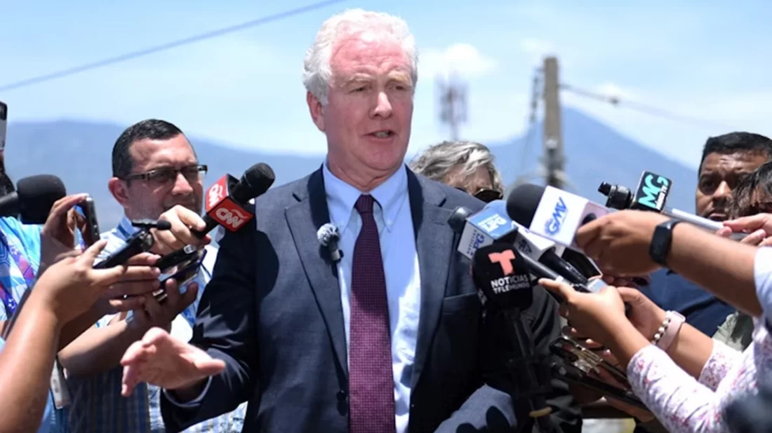 ট্রাম্প আরও একবার পুতিনের চরিত্রে অভিনয় করলেন: মার্কিন সিনেটর